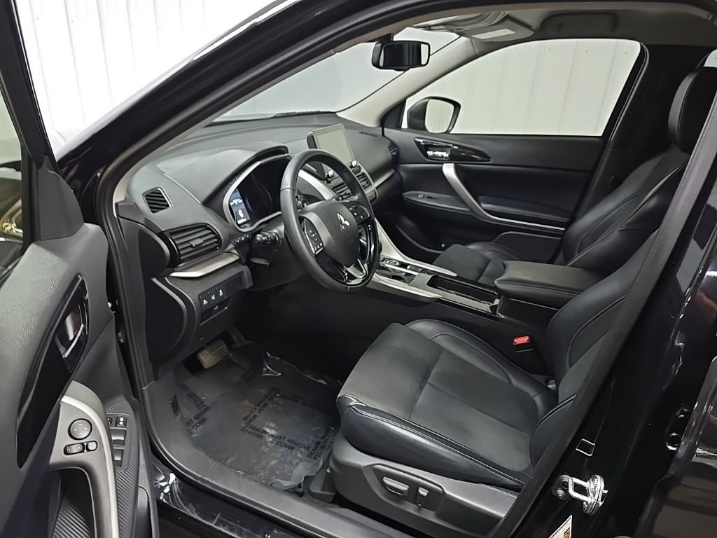 Used 2025 Labrador Black Pearl Mitsubishi SE image 31