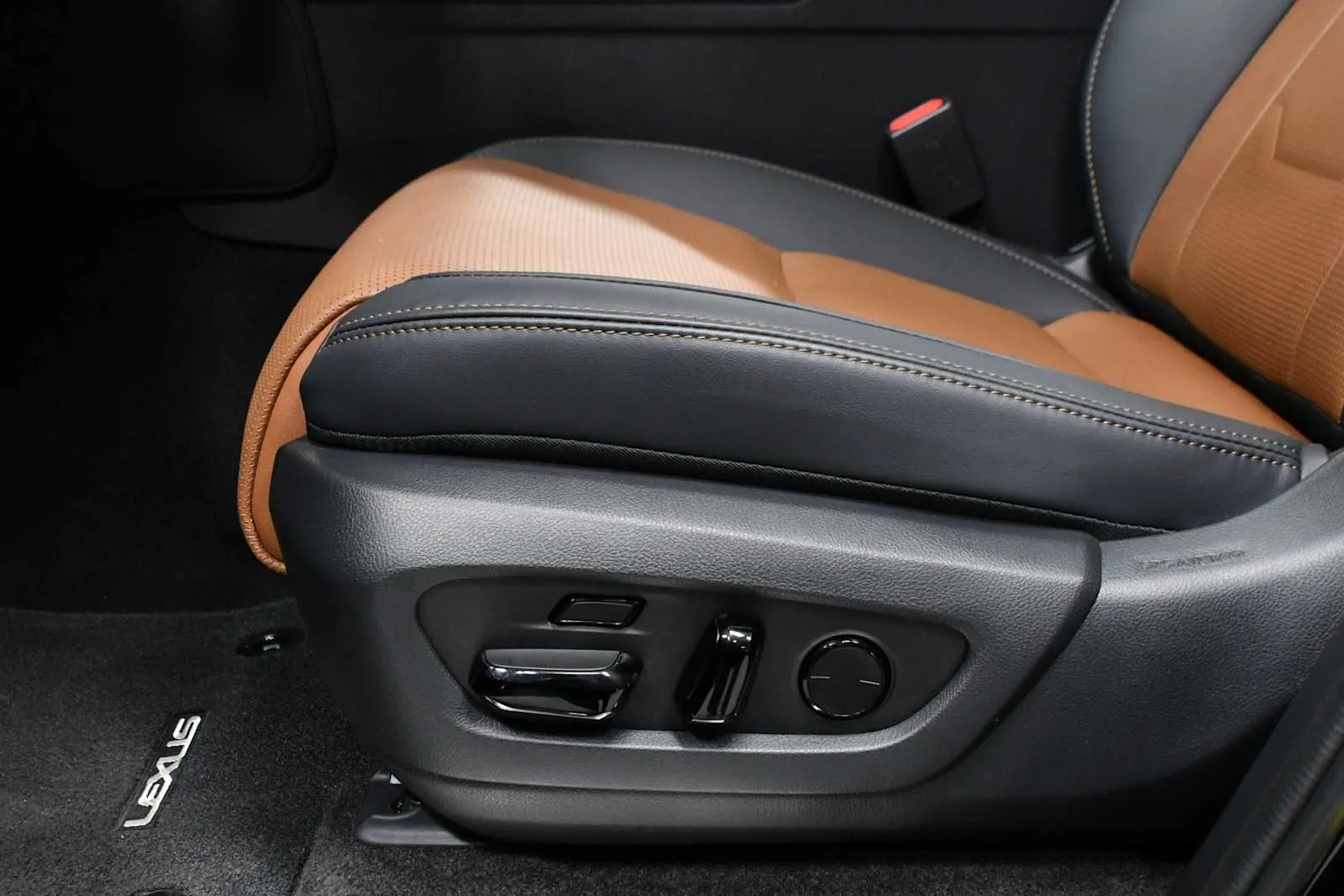 Used 2026 Caviar Lexus Luxury+ image 17