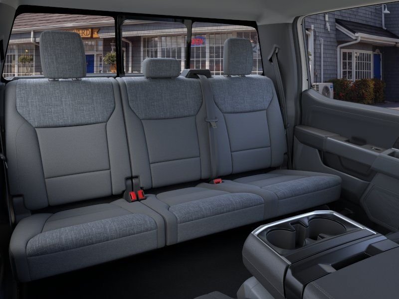 New 2025 Space White Metallic Ford XLT image 11