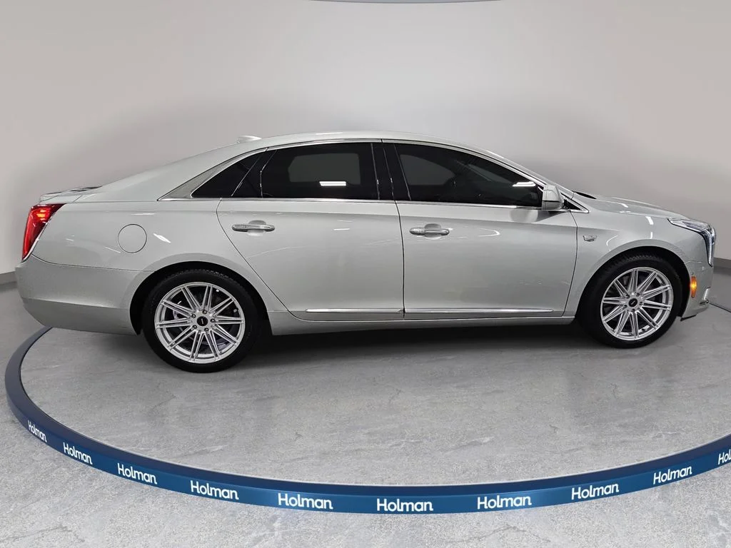 Used 2018 Silver Cadillac Luxury image 5