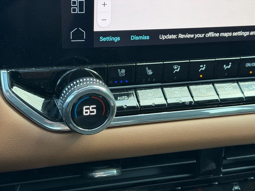 Used 2024 Blue GMC AT4 image 23