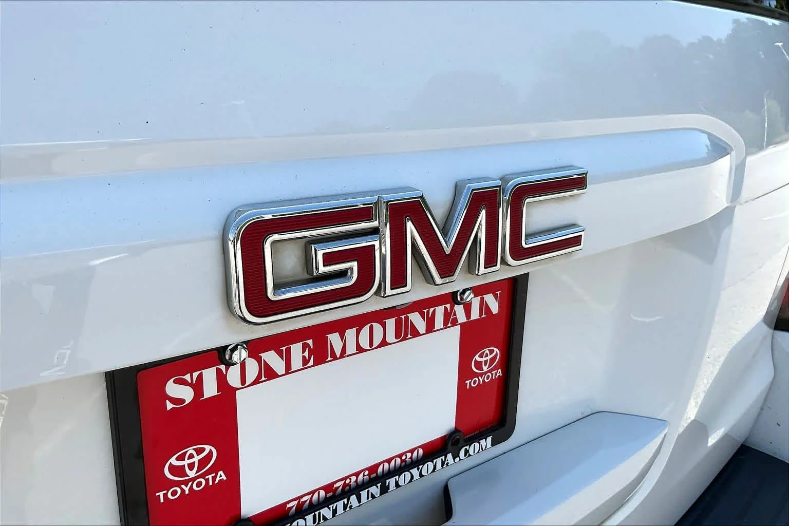 Used 2015 Summit White GMC SLT image 31