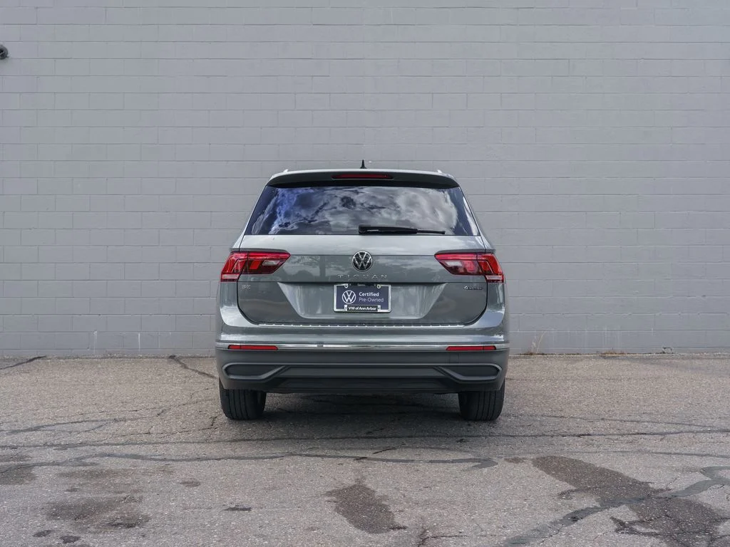 Certified Used 2023 Platinum Gray Metallic Volkswagen 2.0T SE image 6