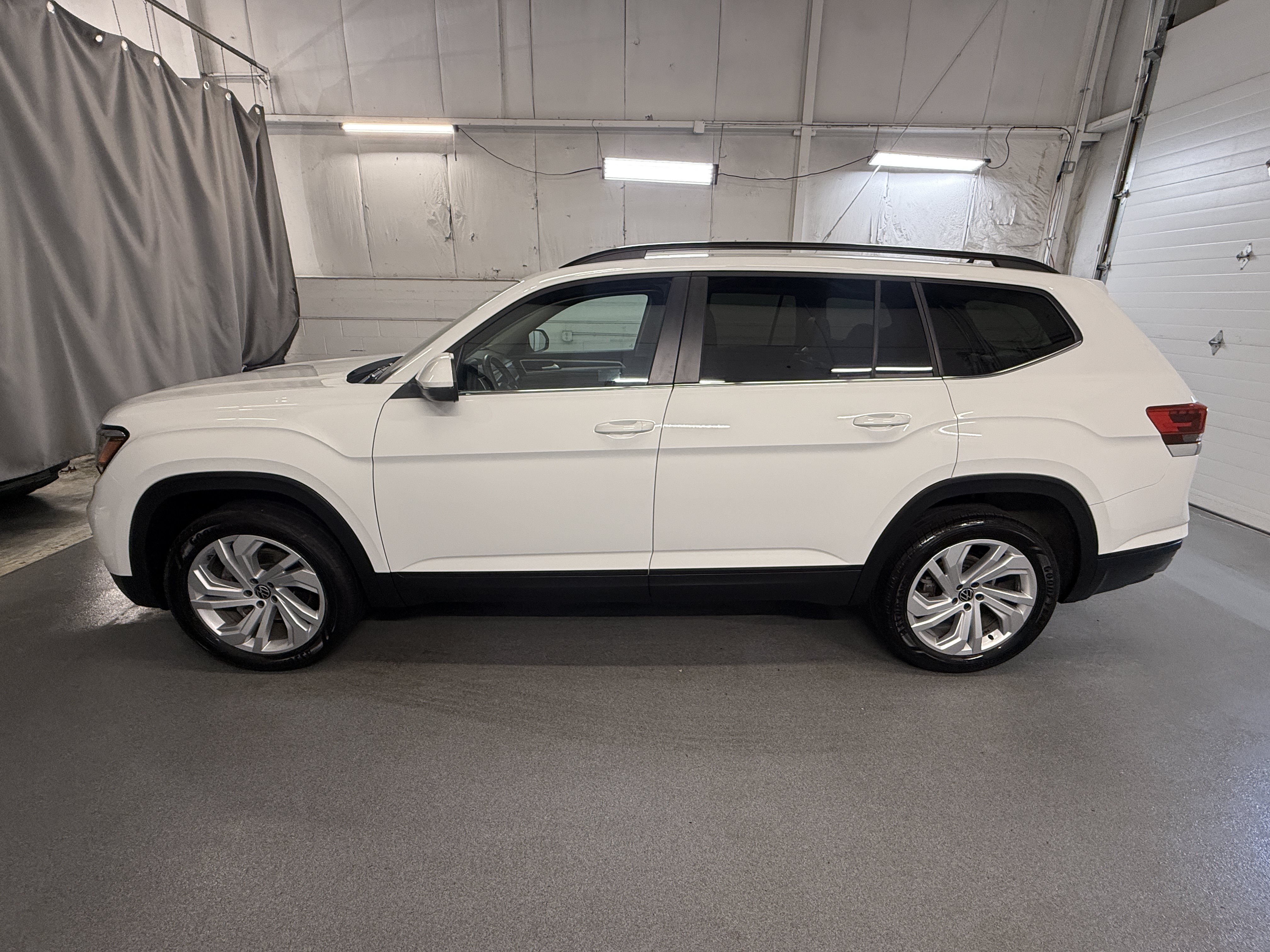 Certified Used 2023 Pure White Volkswagen 2.0T SE w/Technology image 5