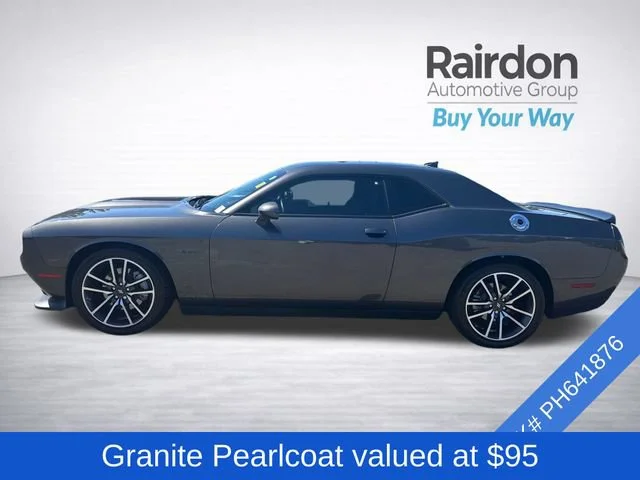 Used 2023 Granite Pearlcoat Dodge R/T image 4