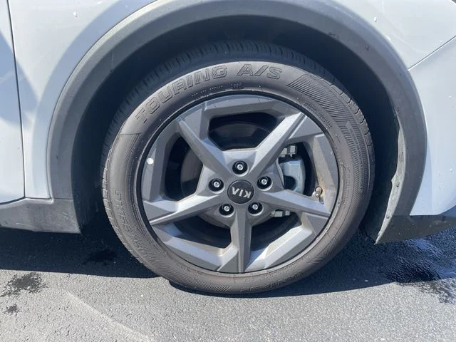 2025 Kia K4 LXS - Photo 41