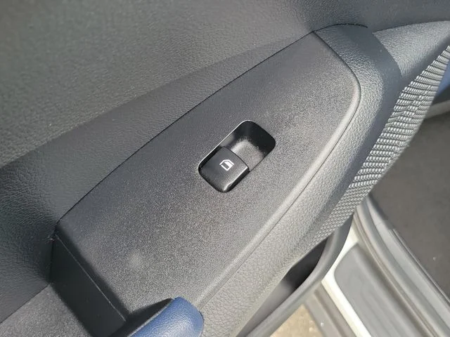 Used 2024 Snow White Pearl Kia S image 11