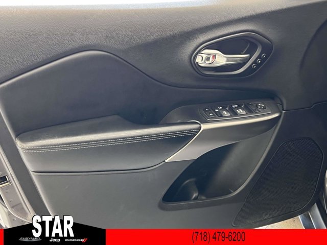 Used 2019 Granite Crystal Metallic Clearcoat Jeep Limited image 16