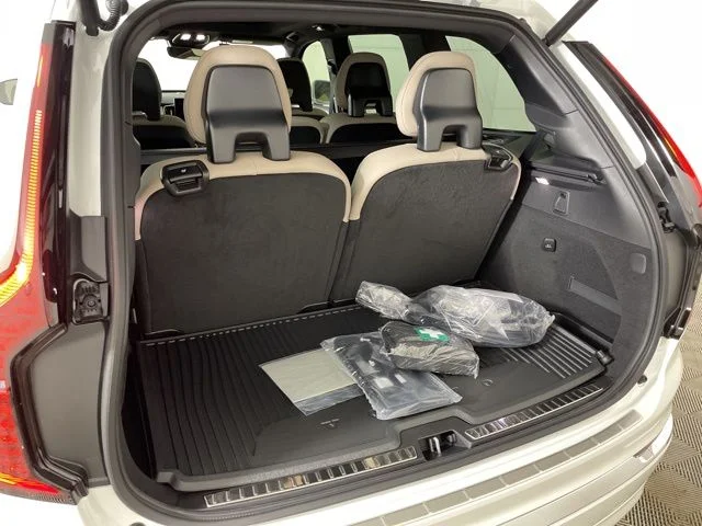 2025 Volvo XC90 Core - Photo 40