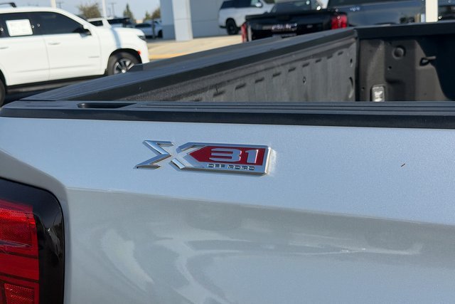 Used 2021 QUICKSILVER METALLIC GMC SLE image 6