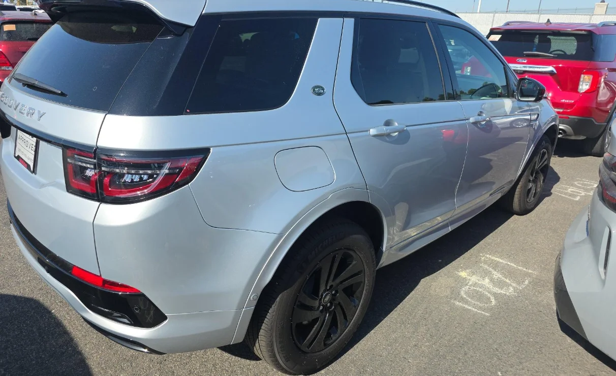 Certified Used 2025 Hakuba Silver Metallic Land Rover S image 2
