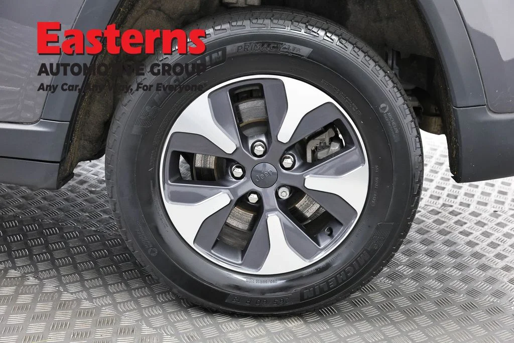 Used 2022 Gray Jeep 4xe image 36
