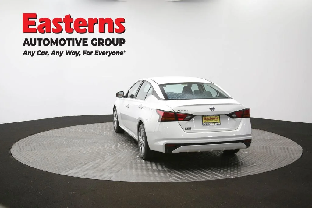 Used 2022 White Nissan 2.5 S image 64