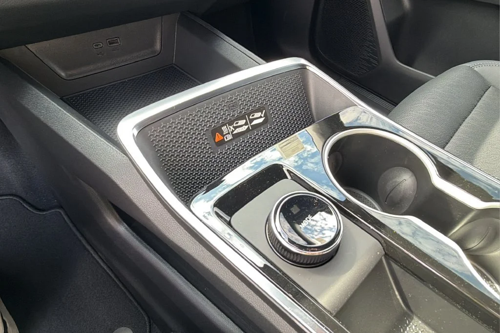 New 2027 Sterling Gray Metallic Chevrolet LT image 31