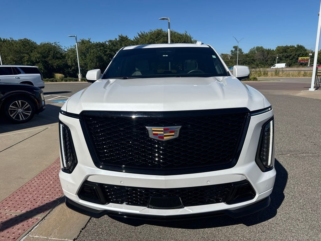 Used 2025 White Cadillac V-Series image 2