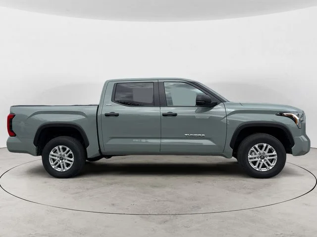 Used 2025  Toyota SR5 image 4