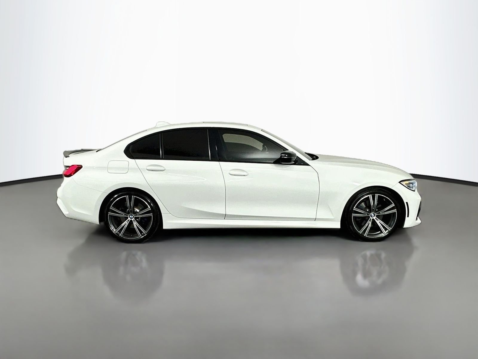 Used 2021 Alpine White BMW 330i image 8