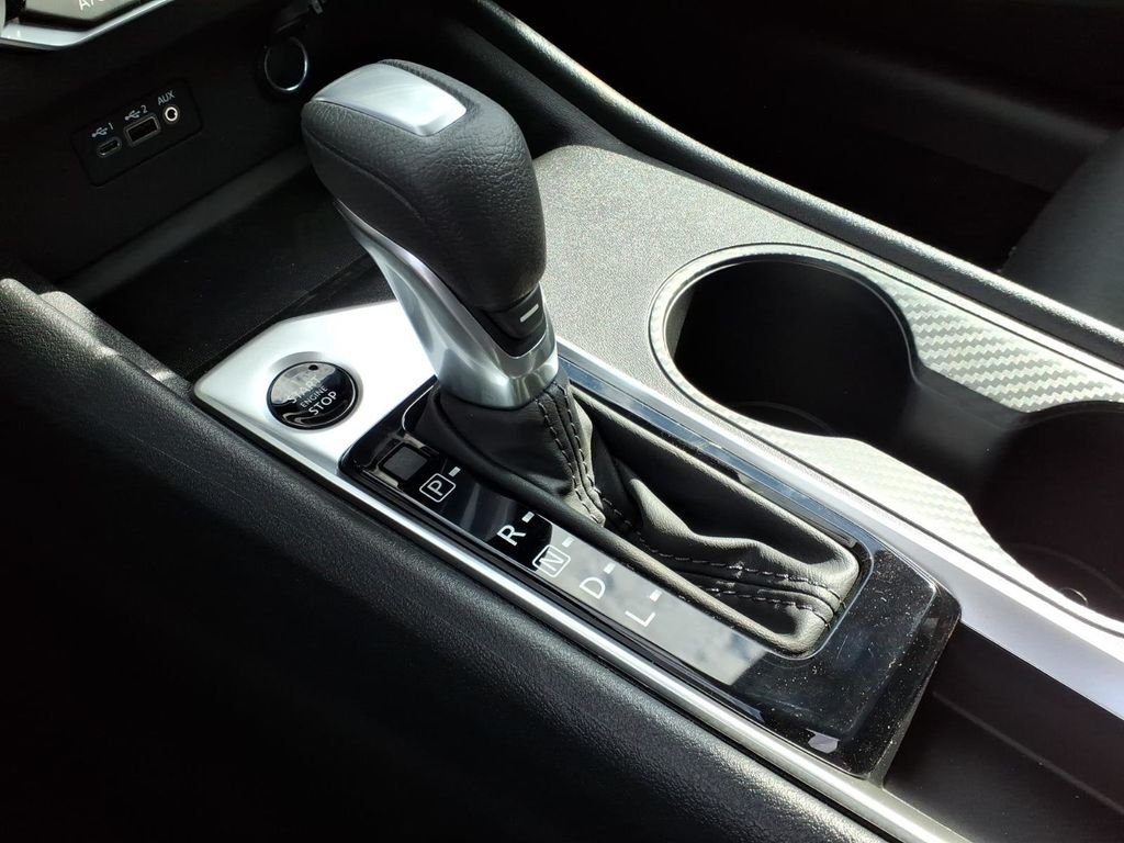 New 2026 Glacier White Nissan SV image 4