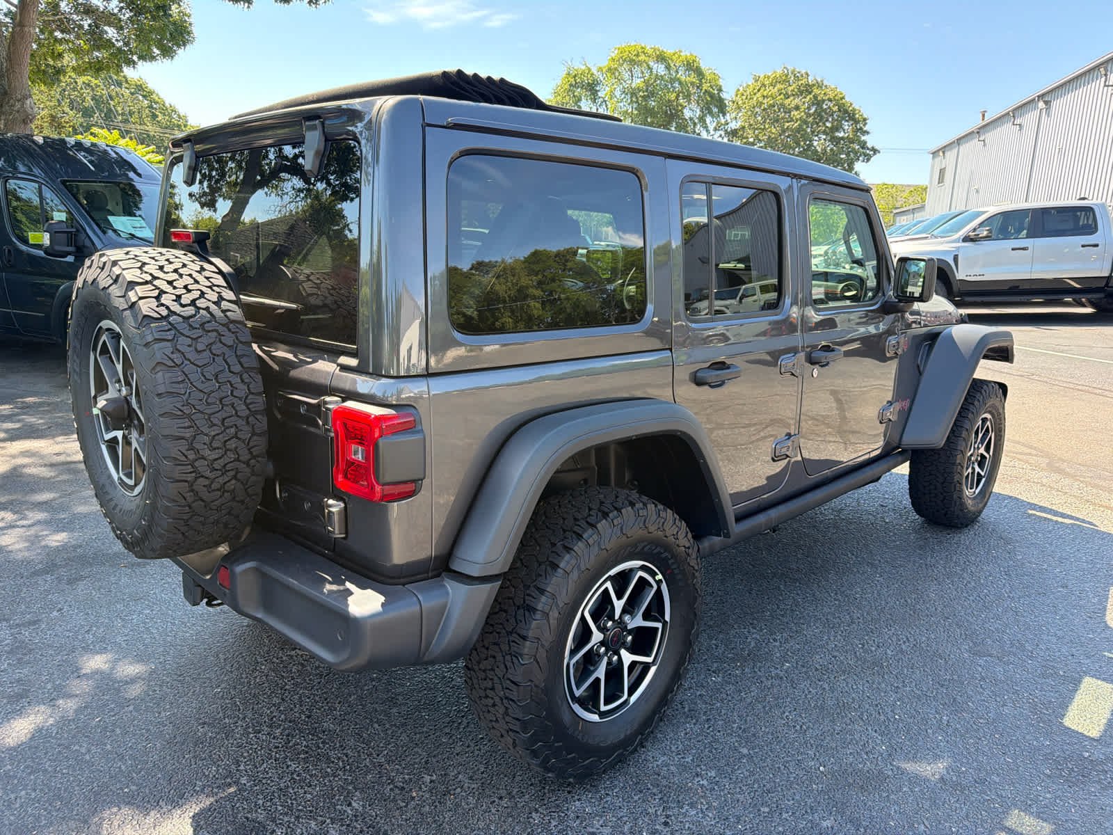 New 2026 Granite Crystal Metallic Clearcoat Jeep Rubicon image 8