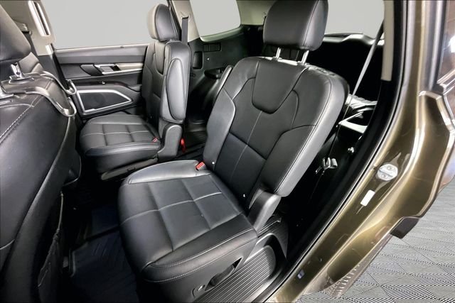Used 2020 Green Kia EX image 21
