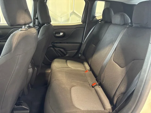 Used 2023 Alpine White Jeep Latitude image 15