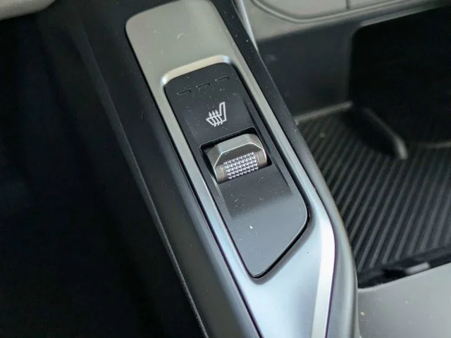 2025 Kia Sorento S - Photo 24