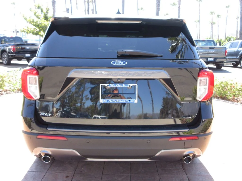 Used 2021 Agate Black Metallic Ford XLT image 3