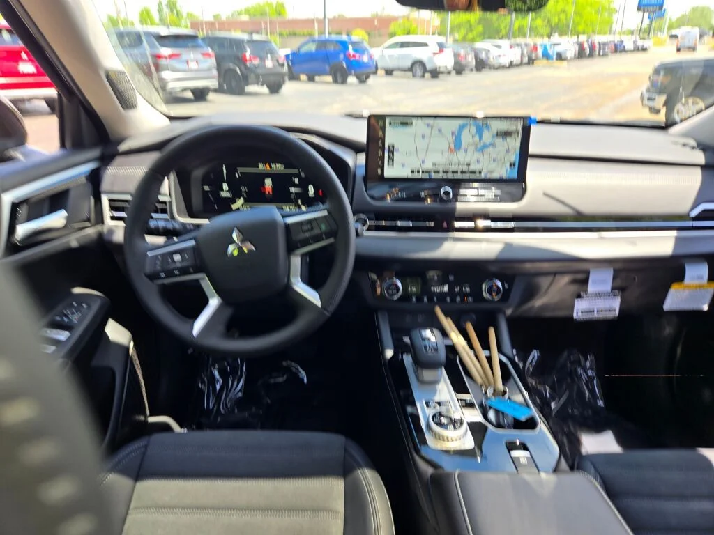 New 2026 Black Mitsubishi SE S-AWC image 16