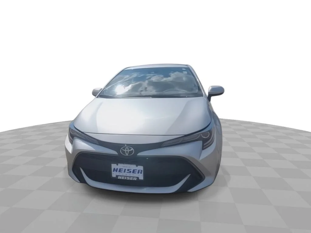 Used 2019 Silver Toyota SE image 3