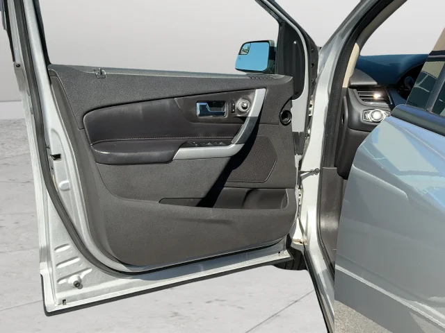 Used 2013 Ingot Silver Ford SEL image 18
