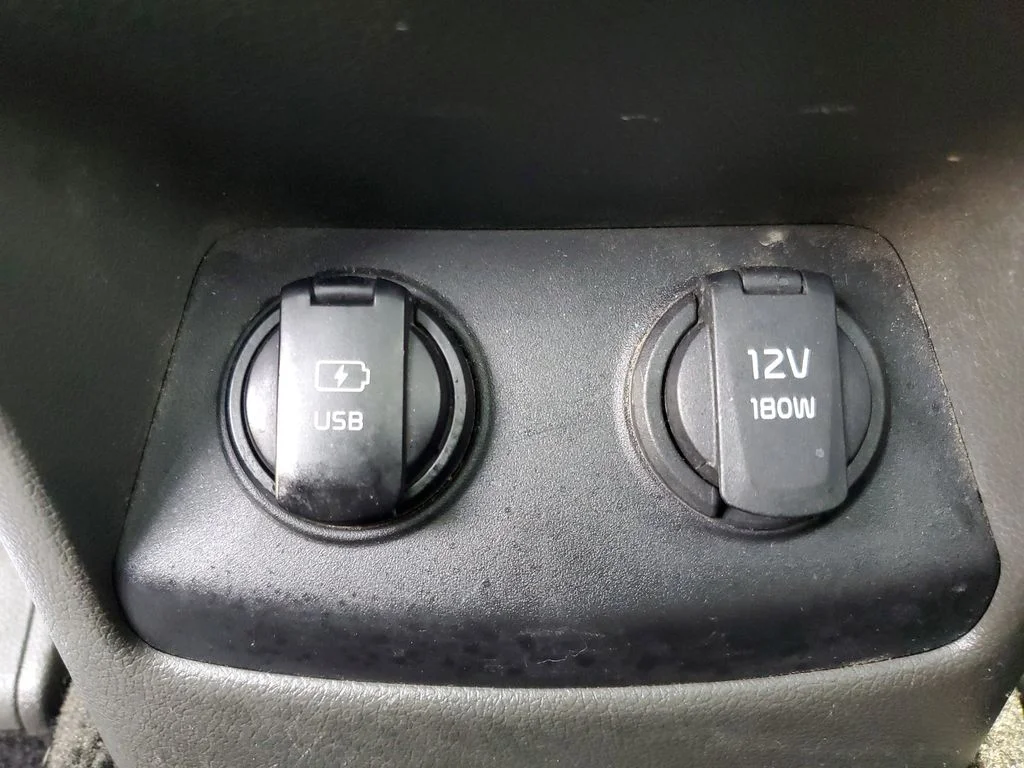 Used 2018 White Kia SX image 15