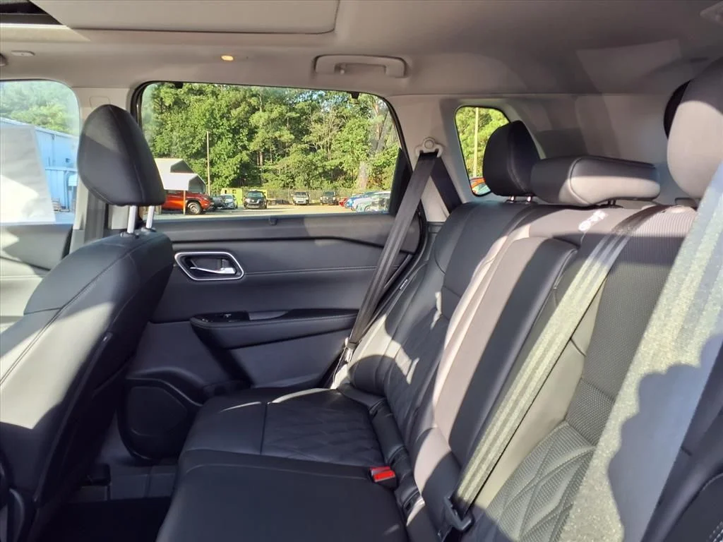 New 2026 Scarlet Ember Tintcoat Nissan Platinum image 9