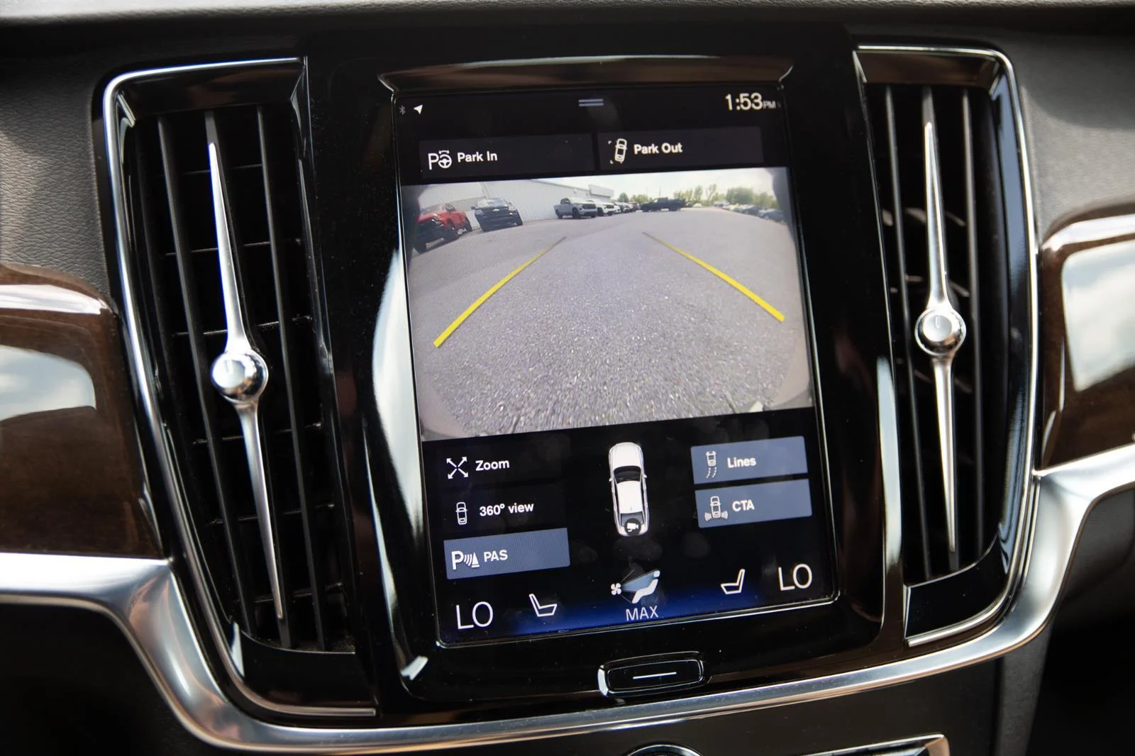Used 2018  VOLVO  image 15