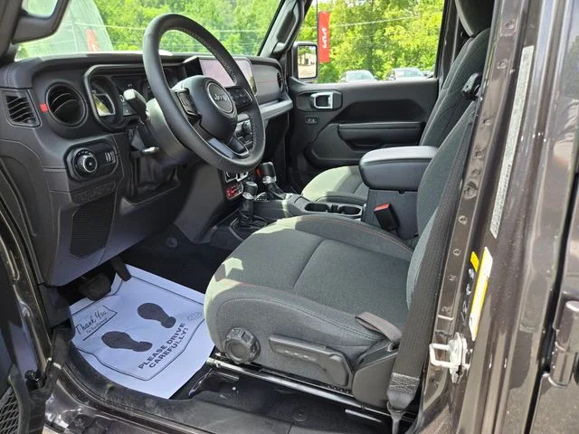 Used 2025 Gray Jeep Rubicon image 10