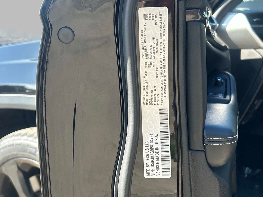 Used 2023 Black Jeep Altitude image 10