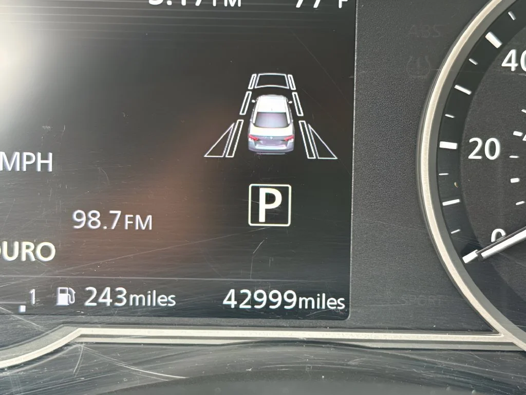 Used 2025 Silver Nissan 1.6 SV image 20