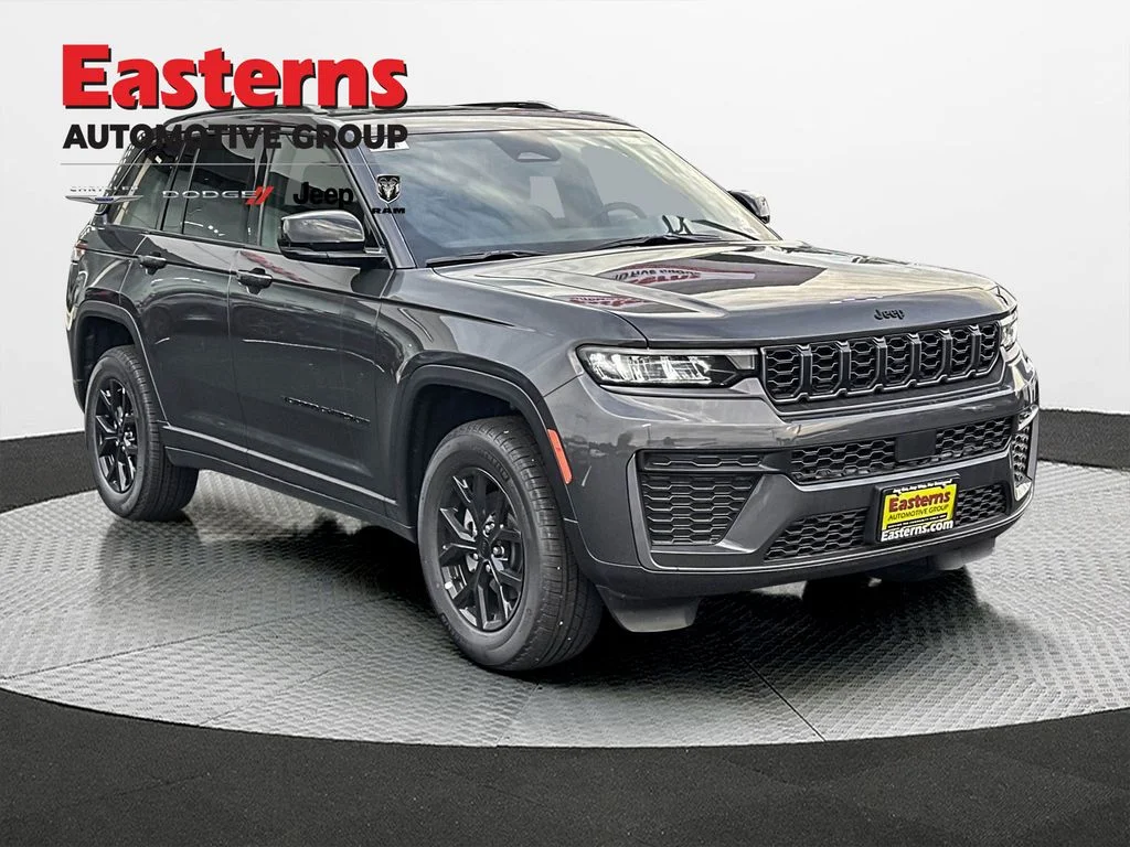 New 2026 Baltic Gray Metallic Clear-Coat Exterior Paint Jeep Altitude image 4