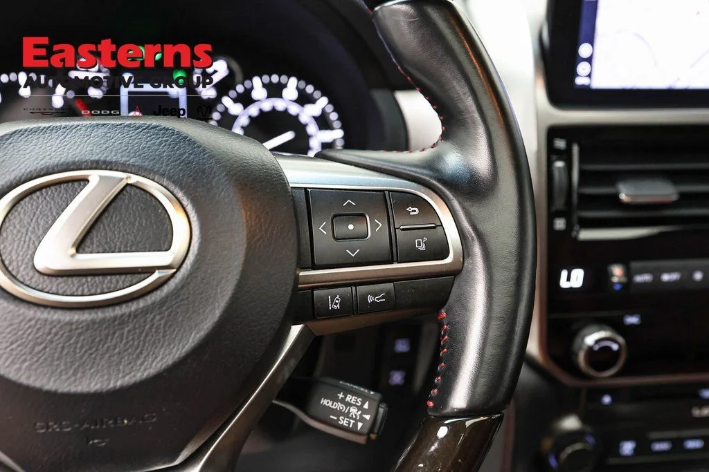 Used 2022 Black Lexus 460 image 16
