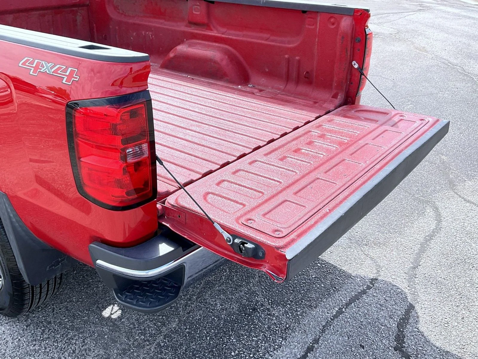 Used 2015 Red Chevrolet LT image 17