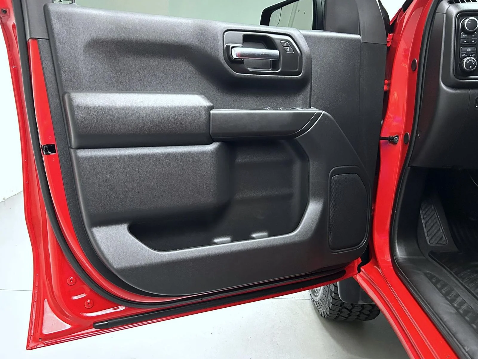 Used 2025 Red Chevrolet Custom Trail Boss image 9