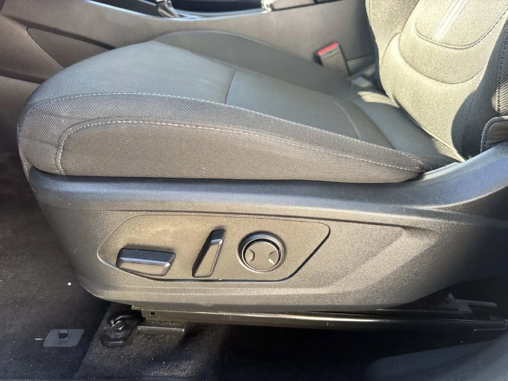 Used 2025 Blue Hyundai SEL image 31