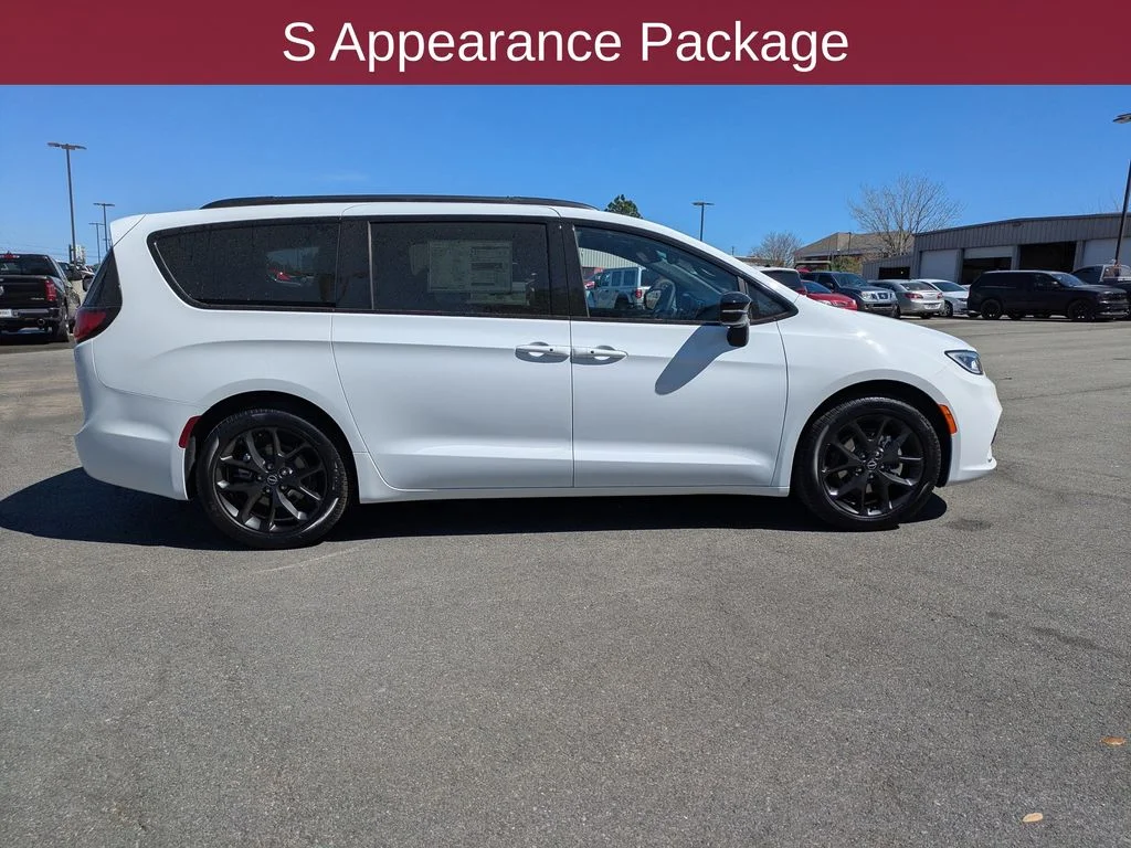 New 2026 White Chrysler Limited image 5