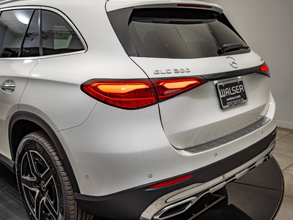 New 2027 Polar White Mercedes-Benz GLC 300 image 17