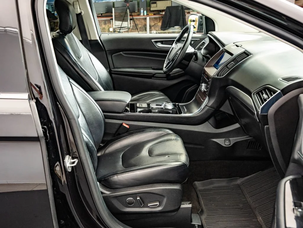 Used 2019 Agate Black Metallic Ford Titanium image 24