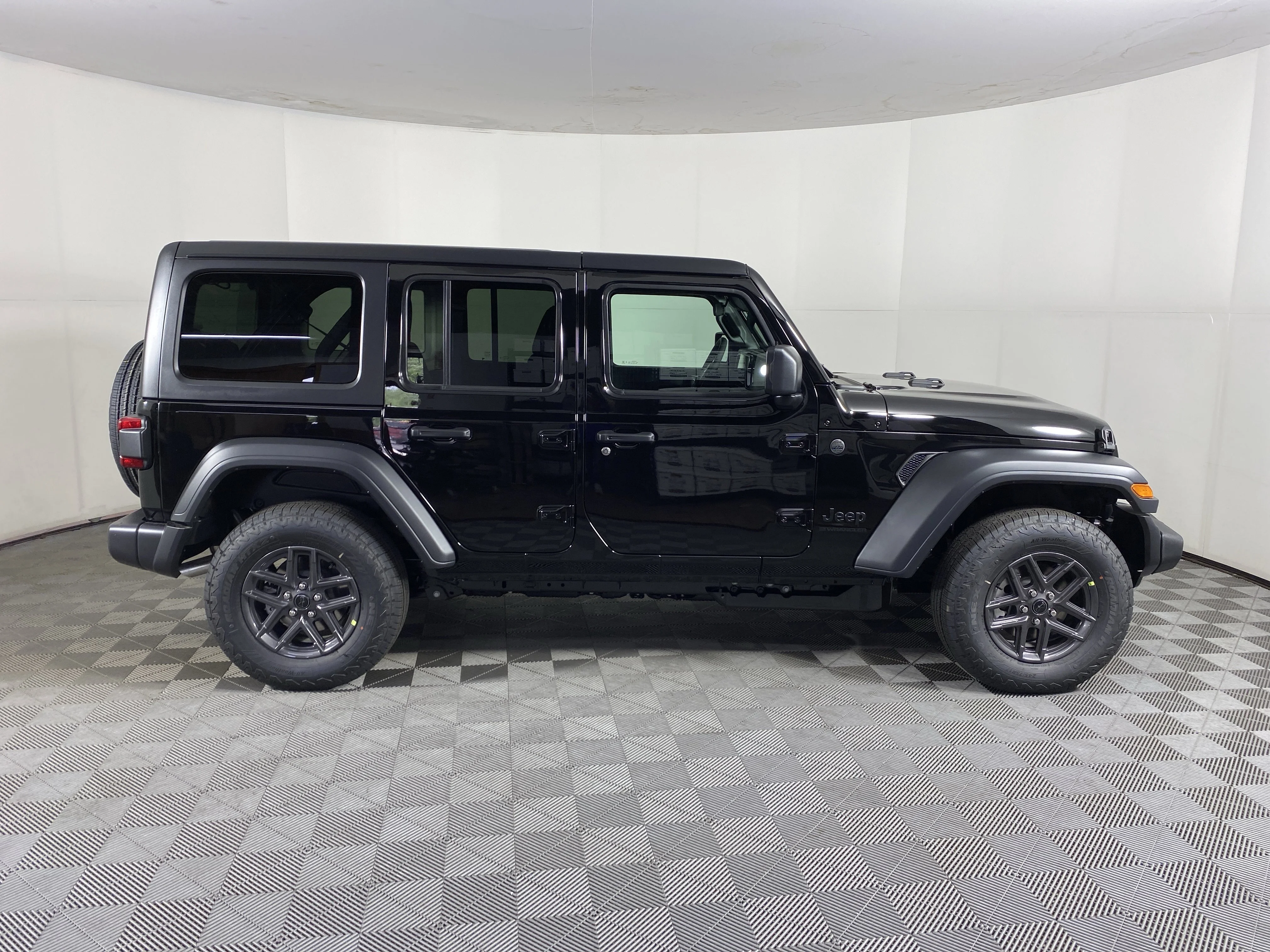 New 2026 Black Clear-Coat Exterior Paint Jeep Sport S image 5
