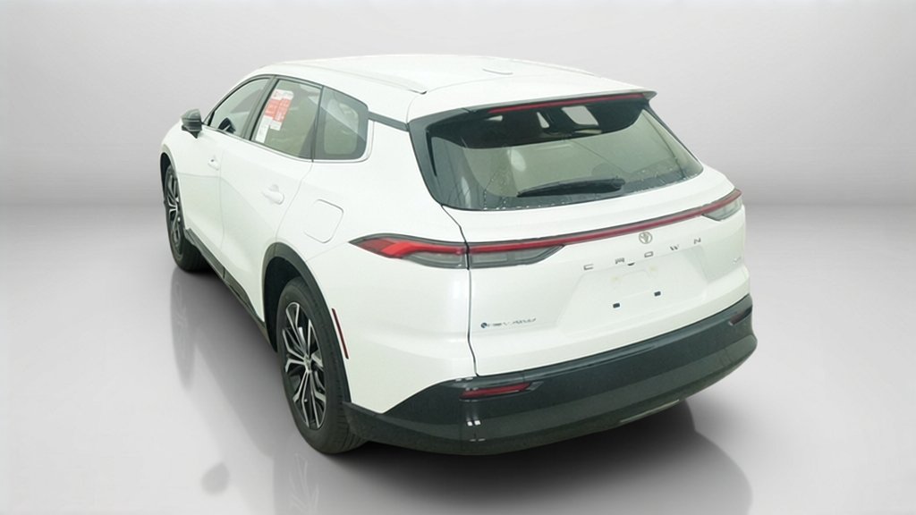New 2026 Oxygen White Toyota XLE image 13