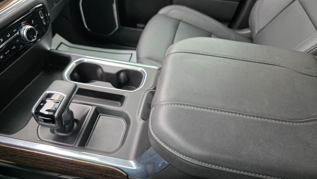 Certified Used 2025 White GMC Elevation image 21