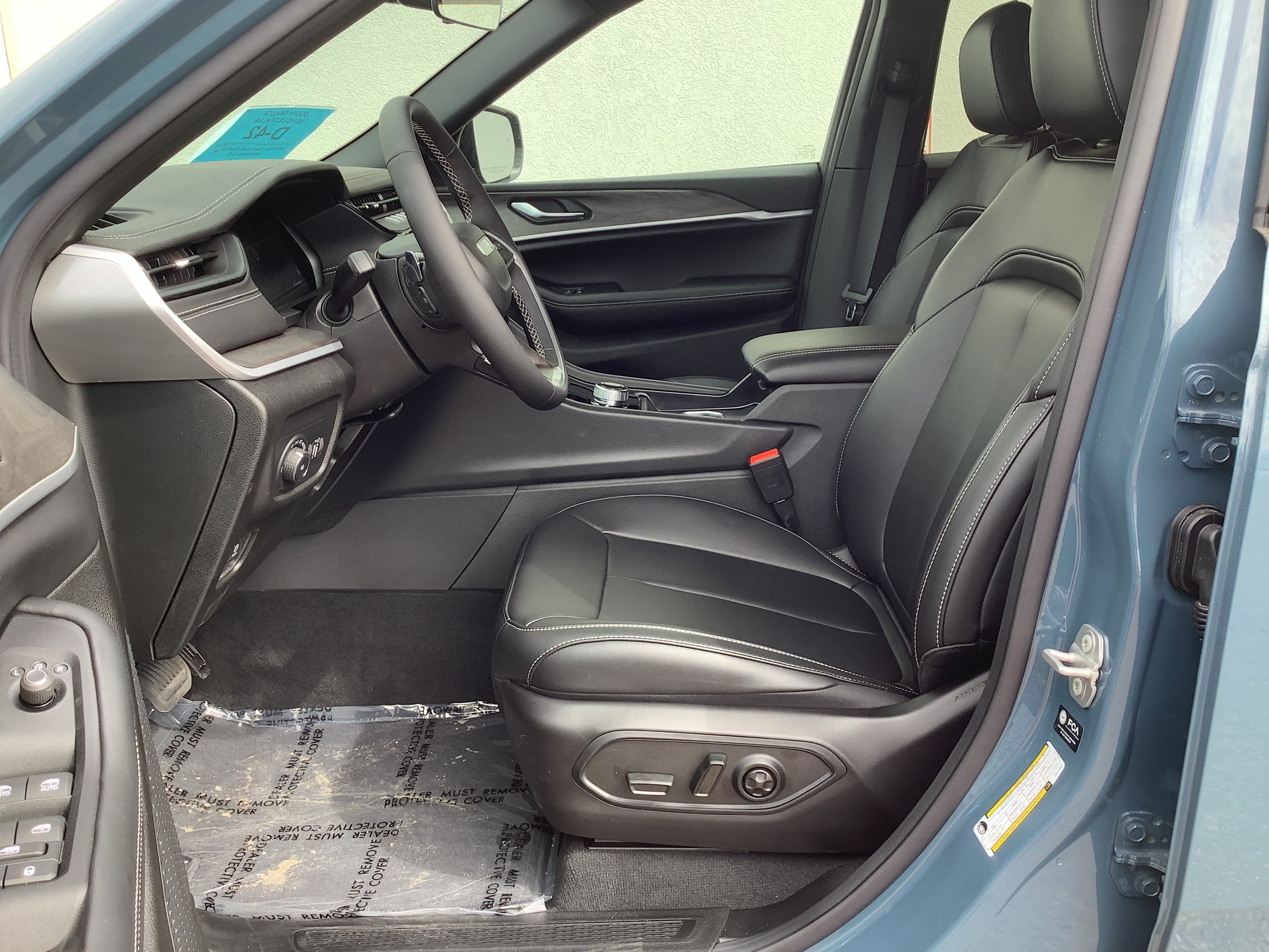 New 2026 Steel Blue Exterior Paint Jeep Limited image 10