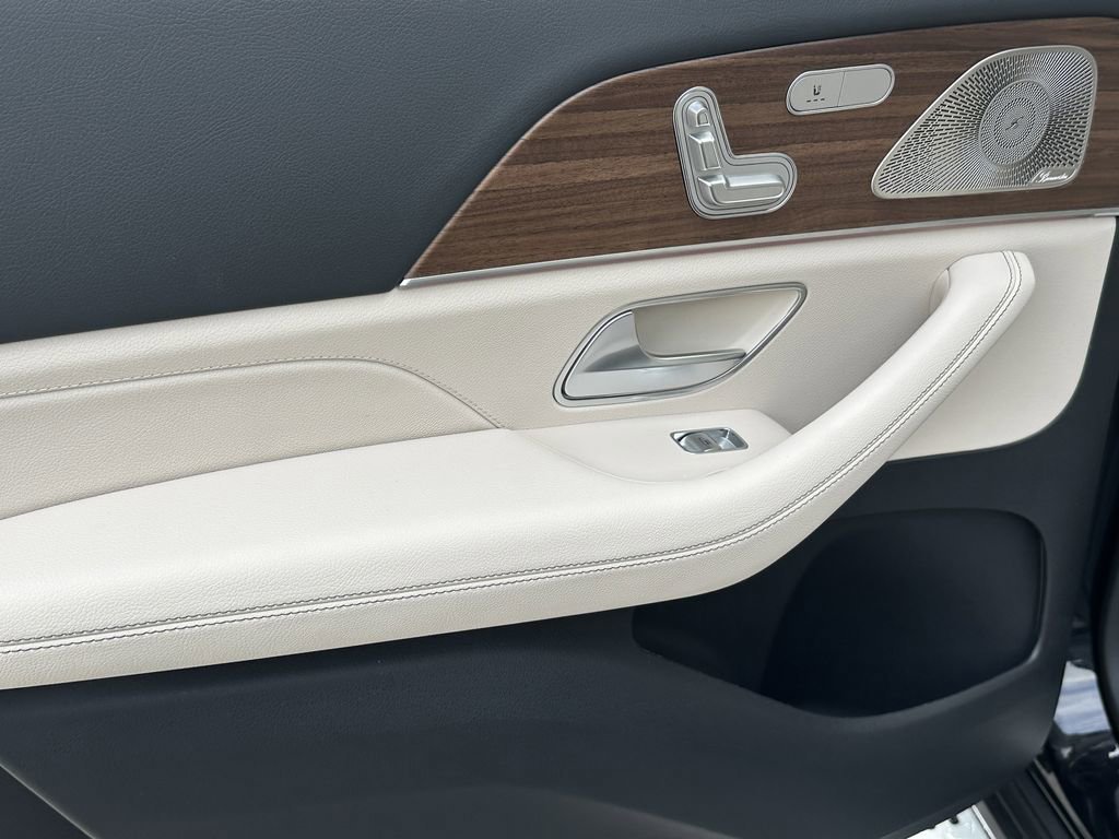 New 2026 Obsidian Black Metallic Mercedes-Benz GLS 450 image 65
