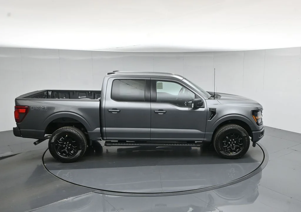 New 2026 Carbonized Gray Metallic Ford XLT image 40